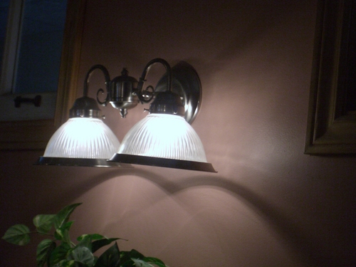 [Picture: Restaurant lamps 2]