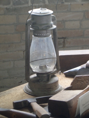 [Picture: Hurricane lamp 2]