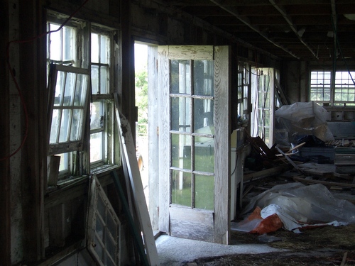 [Picture: Barn door]