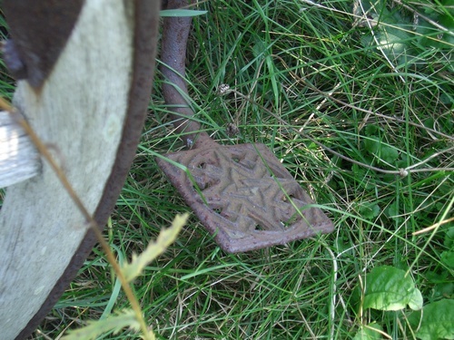 [Picture: Cart footplate]