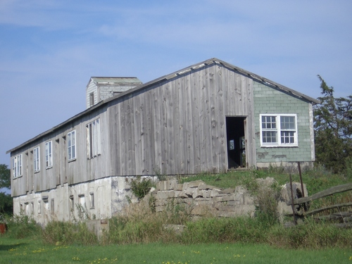 [Picture: Old barn 4]