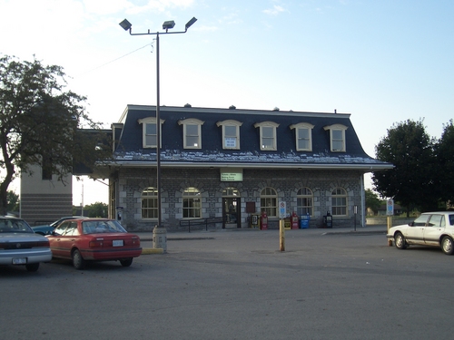 [Picture: Belleville Railway Station]