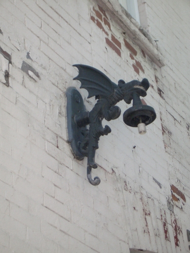 [Picture: Gargoyle lamp 2]