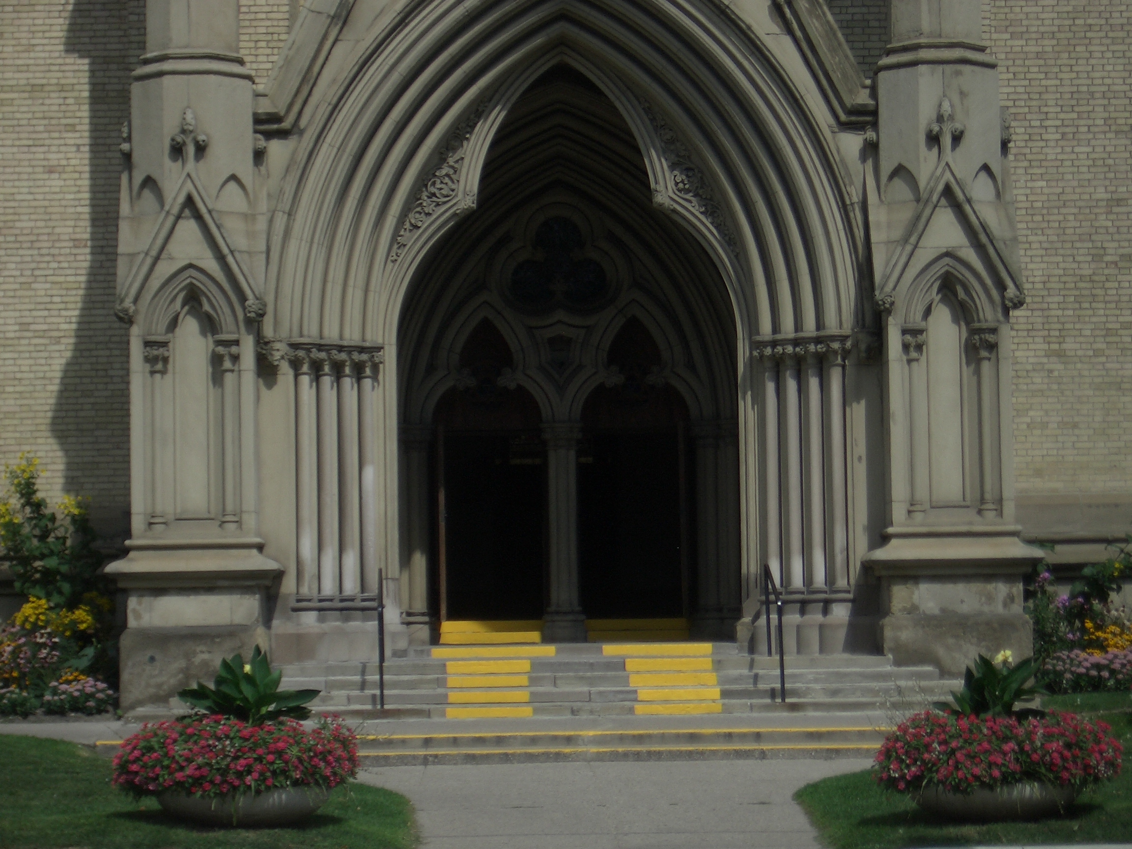 [Picture: St James Cathedral vertical panorama element 13]