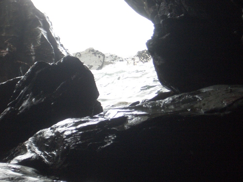 [Picture: Merlin’s Cave 8: wet rocks]