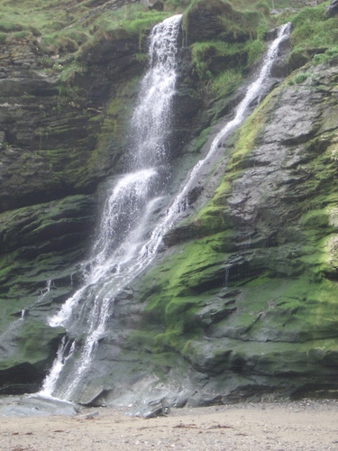 [Picture: Waterfall 2]