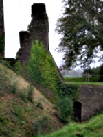 [picture: Restormel Castle 5: The Gatehouse 3]
