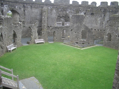 [Picture: Restormel Castle 13: The interior]