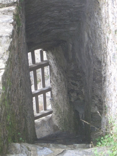 [Picture: Restormel Castle 19: Barred Doorway]