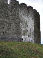 [Picture: Restormel Castle 37: Castle wall from the outside 3]