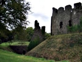 [Picture: Restormel Castle 38: Gatehouse from the other side]