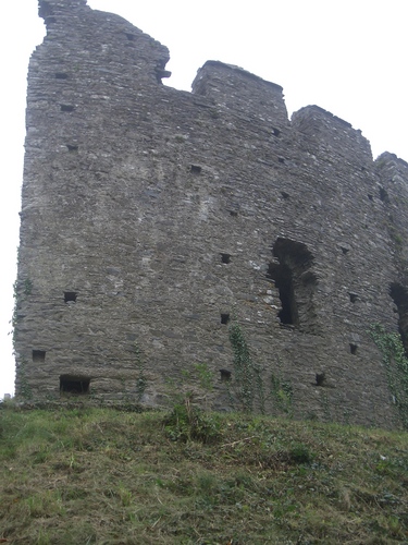 [Picture: Restormel Castle 42: Bitten-off Wall]