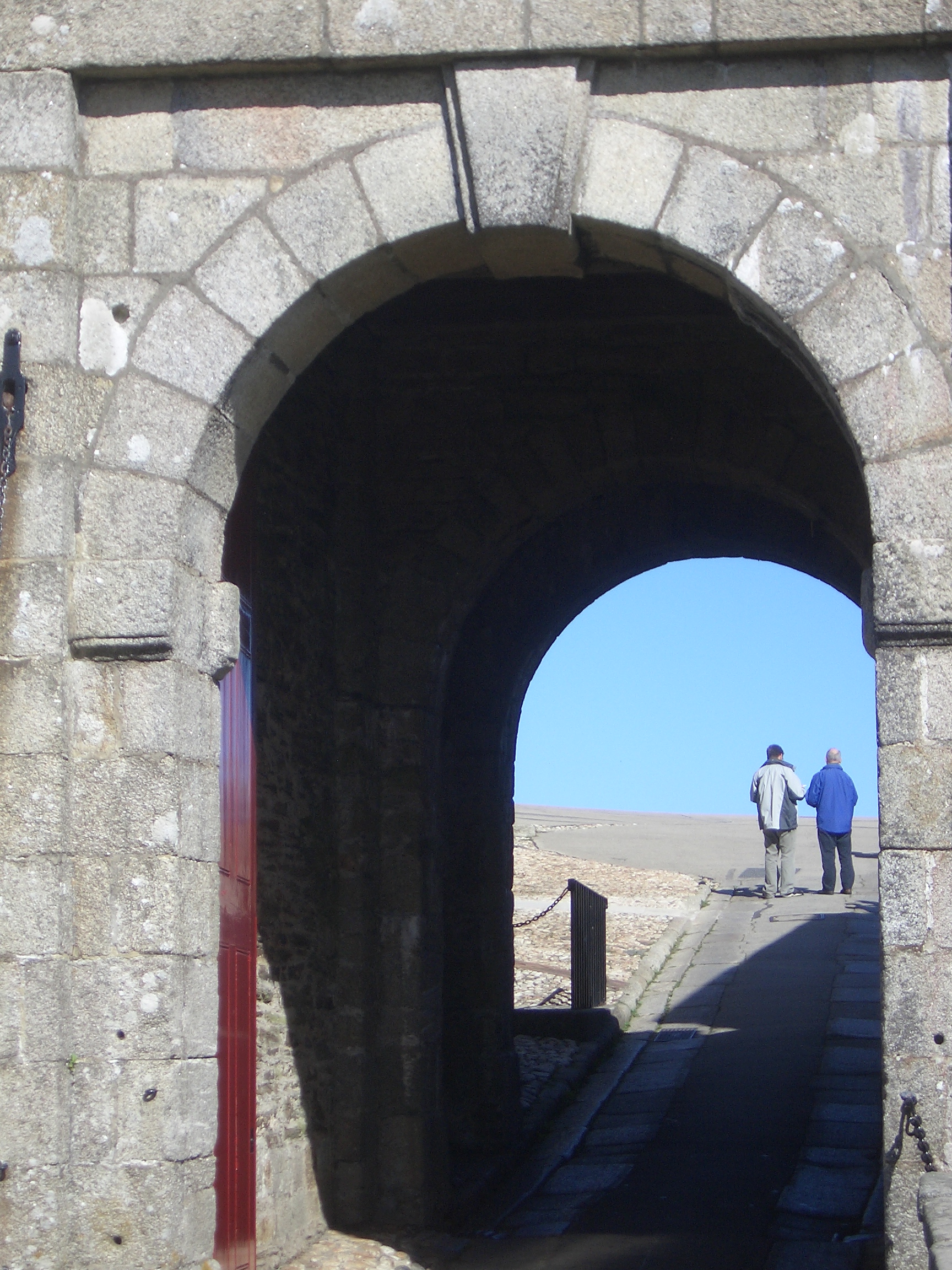 [Picture: Pendennis Castle 4: Through the gate-house]