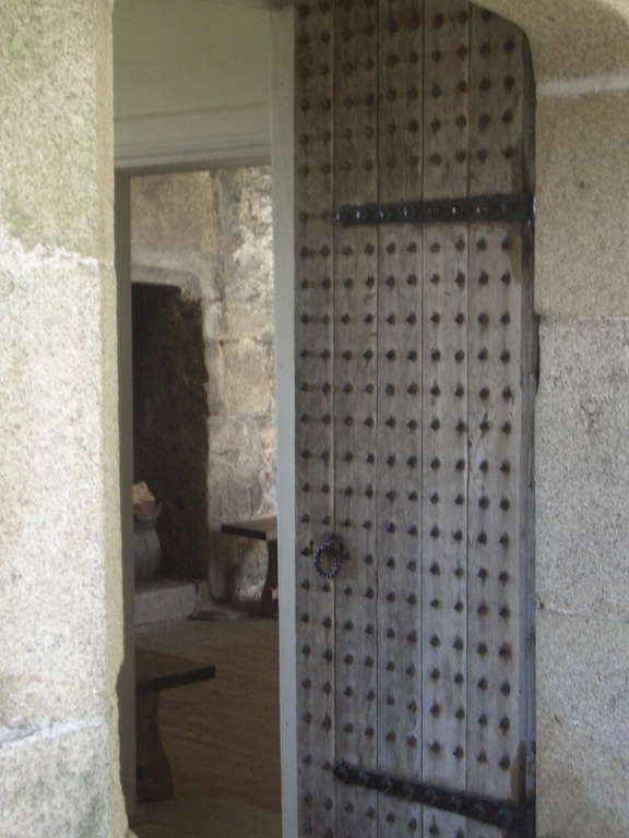 [Picture: Pendennis Castle 28: Wooden door]