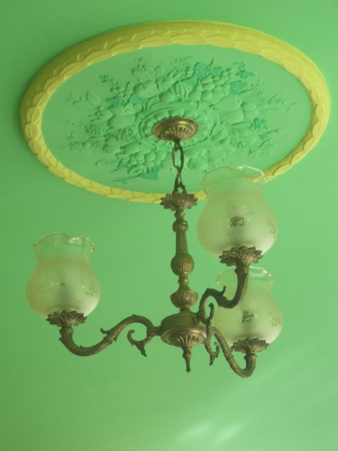 [Picture: Chandelier 2]