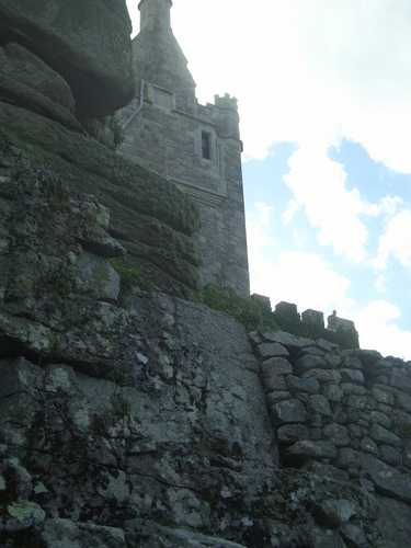 [Picture: First glimpse of the castle 2]