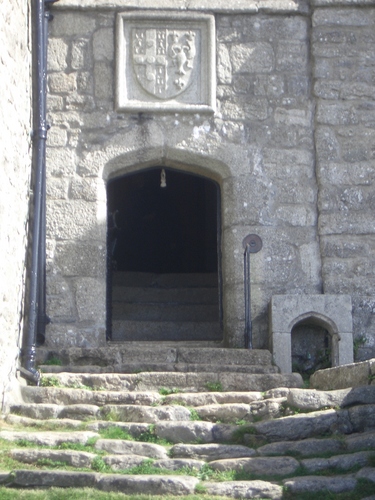 [Picture: Castle entrance]