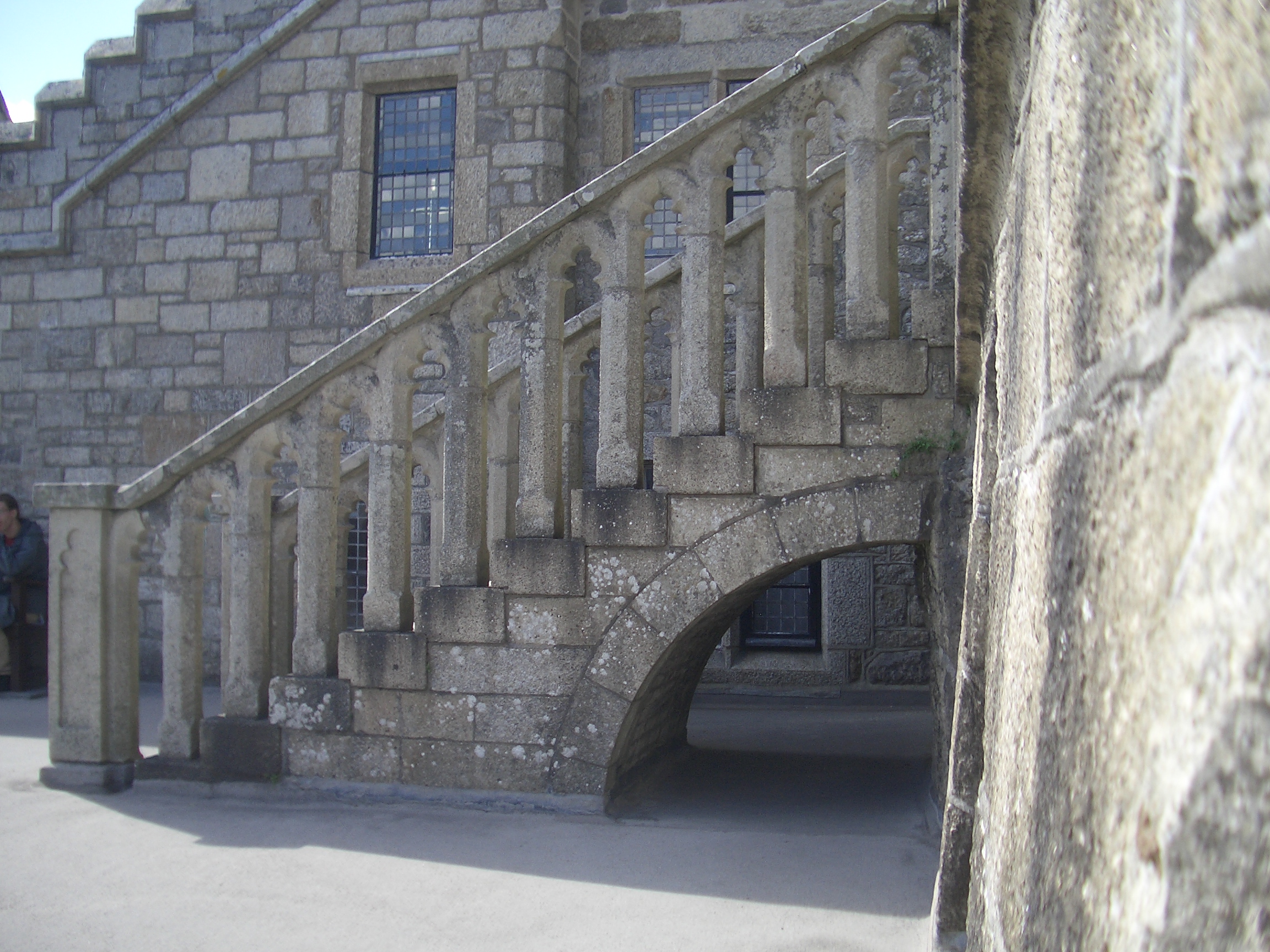 [Picture: Stone steps over arch 2]
