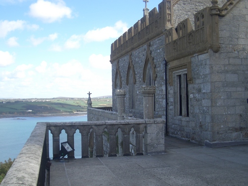 [Picture: Stone balcony]