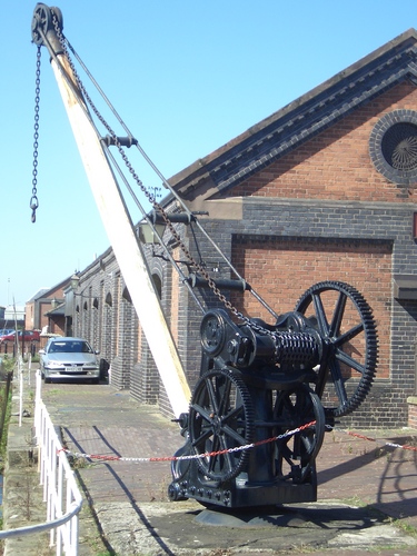 [Picture: Vintage dockyard crane 2]