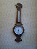 [Picture: Wall barometer]