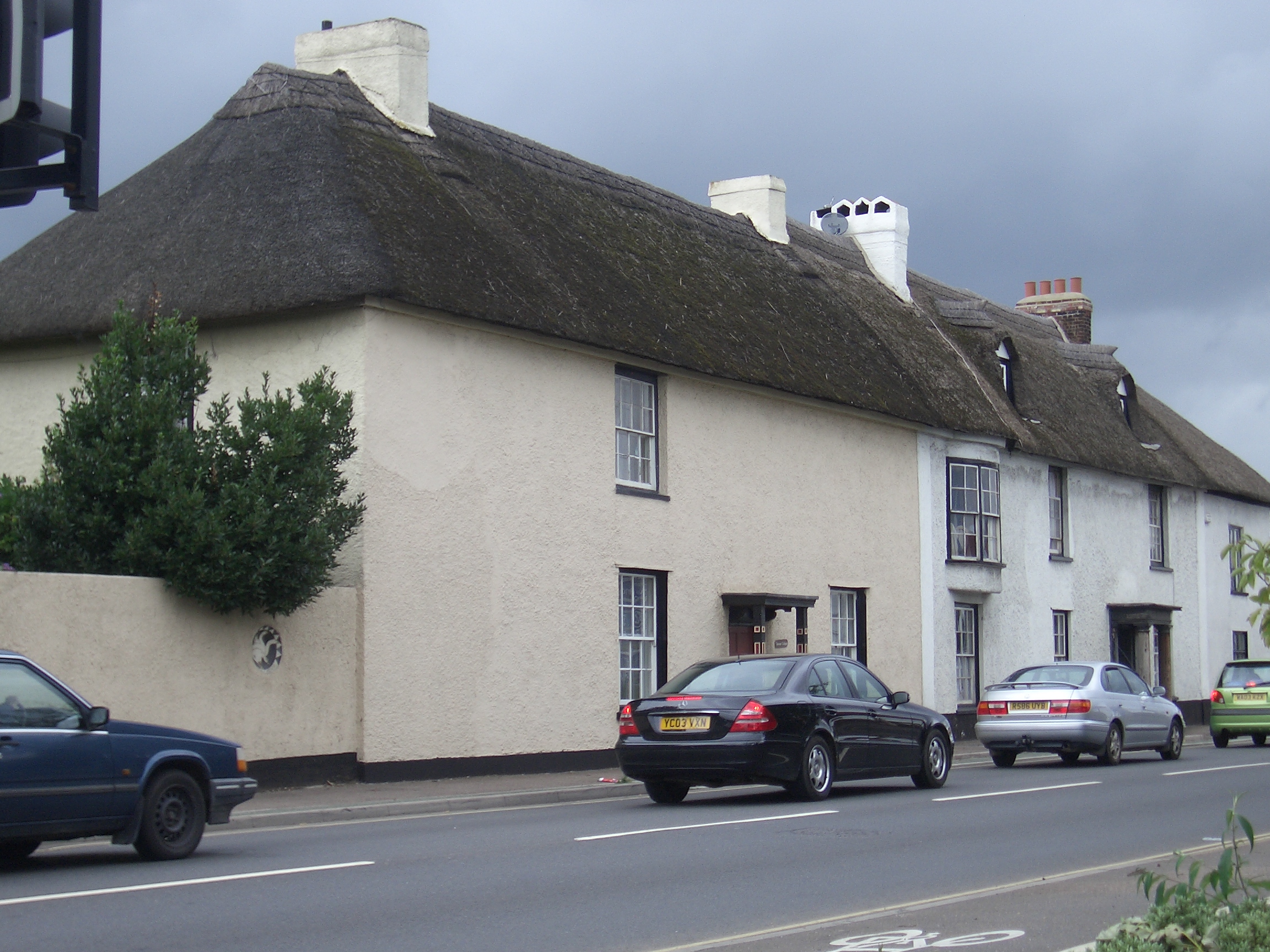 [Picture: Thatched houses]