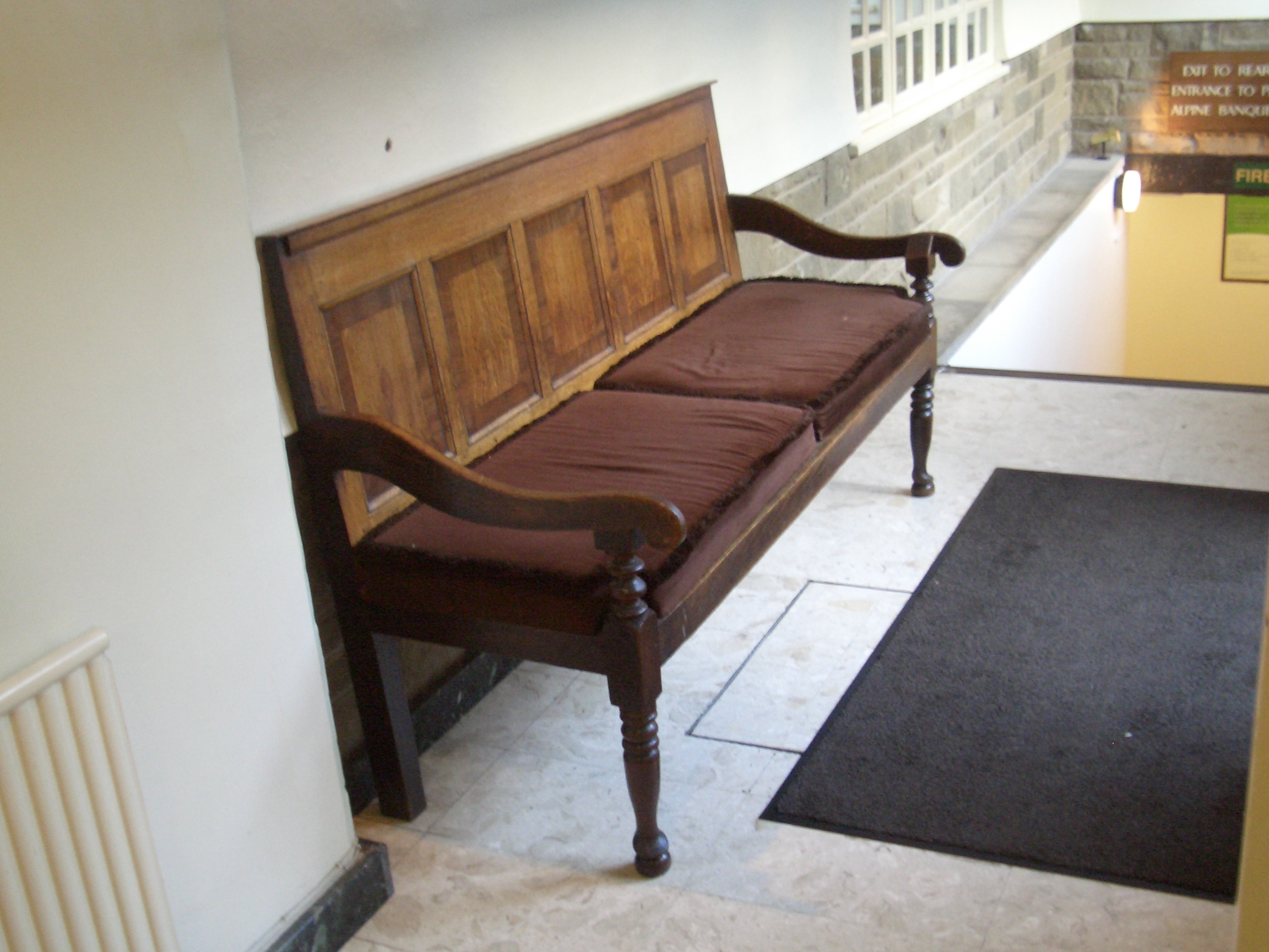 [Picture: Church pew bench 2]