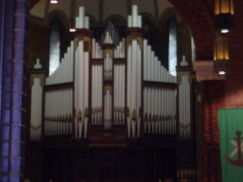 [Picture: Blurry organ]