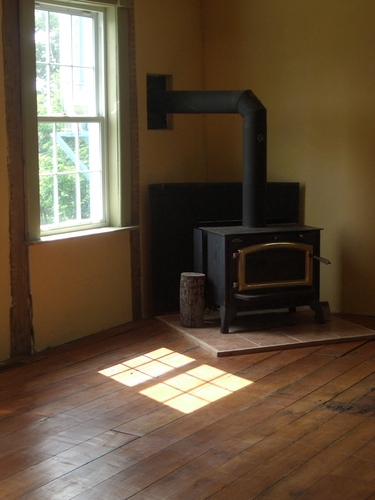 [Picture: Wood stove 2]