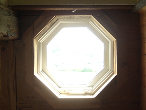 [Picture: Octagonal window 2]