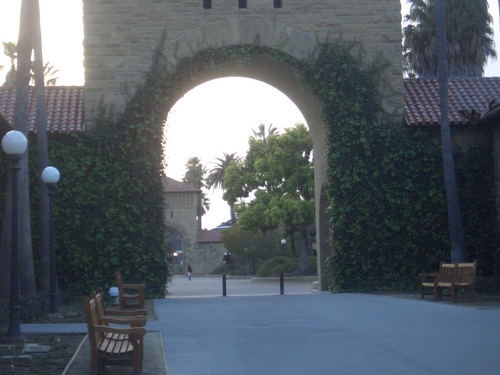 [Picture: Creeper-covered gateway 2]