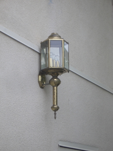 [Picture: Outside brass lantern]