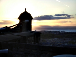 [picture: Sunset over Edinburgh 3]
