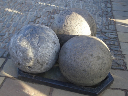 [Picture: Cannon balls]