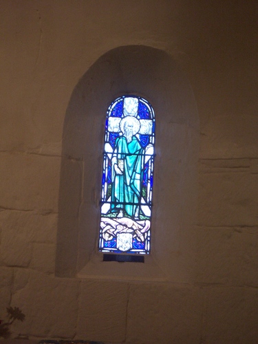 [Picture: Stained glass window in the chapel of St. Margaret 2]