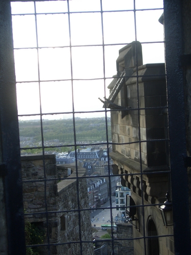 [Picture: Edinburgh from inside the castle]