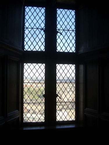 [Picture: Tudor casement window]