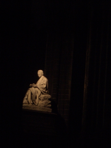 [Picture: Sir Walter Scott Memorial at Night]