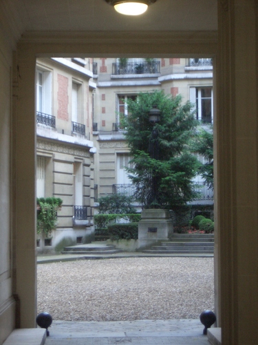 [Picture: Courtyard]