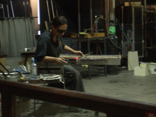 [Picture: Shaping the glass]