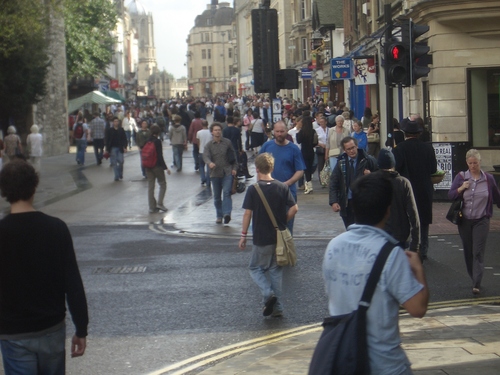 [Picture: Oxford crowds]