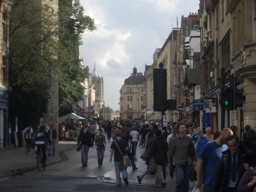 [Picture: Oxford crowds 2]