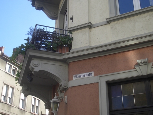 [Picture: Blumenstraße]