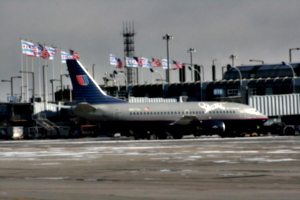 [picture: Chicago airport: United aeroplane]
