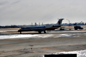 [picture: Chicago airport: American Airlines aeroplane 2]
