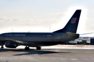 [picture: Chicago airport: United Airlines 'plane that escaped]