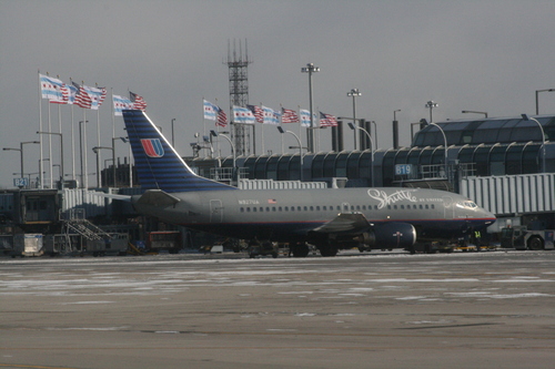 [Picture: Chicago airport: United aeroplane]