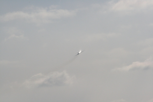 [Picture: Chicago airport: ’plane in flight 1]