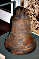 [picture: Fountainebleau Plantation Bell 1]