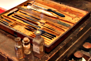 [picture: Surgeon's Chest with Medicine and Post-Mortem Dissection Equipment 4]